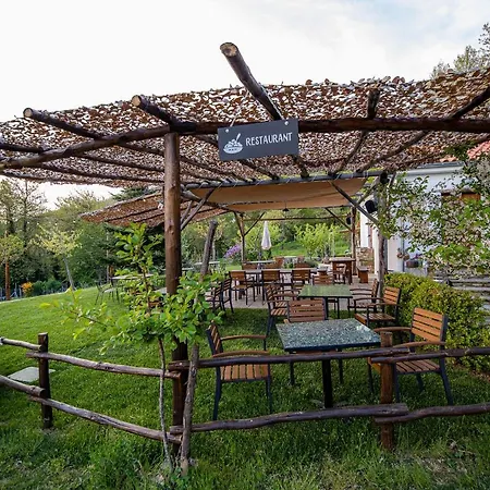 Karaiskos Agritourism Farm * Portariá